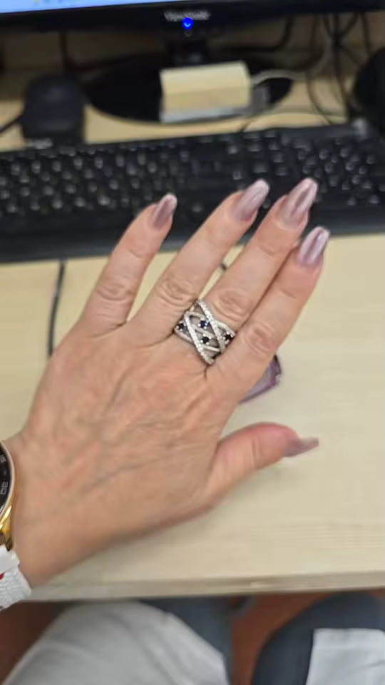 <p><strong>VERTRAUT VON ÜBER 10'000 SCHWEIZER FRAUEN ❤️</strong></p>